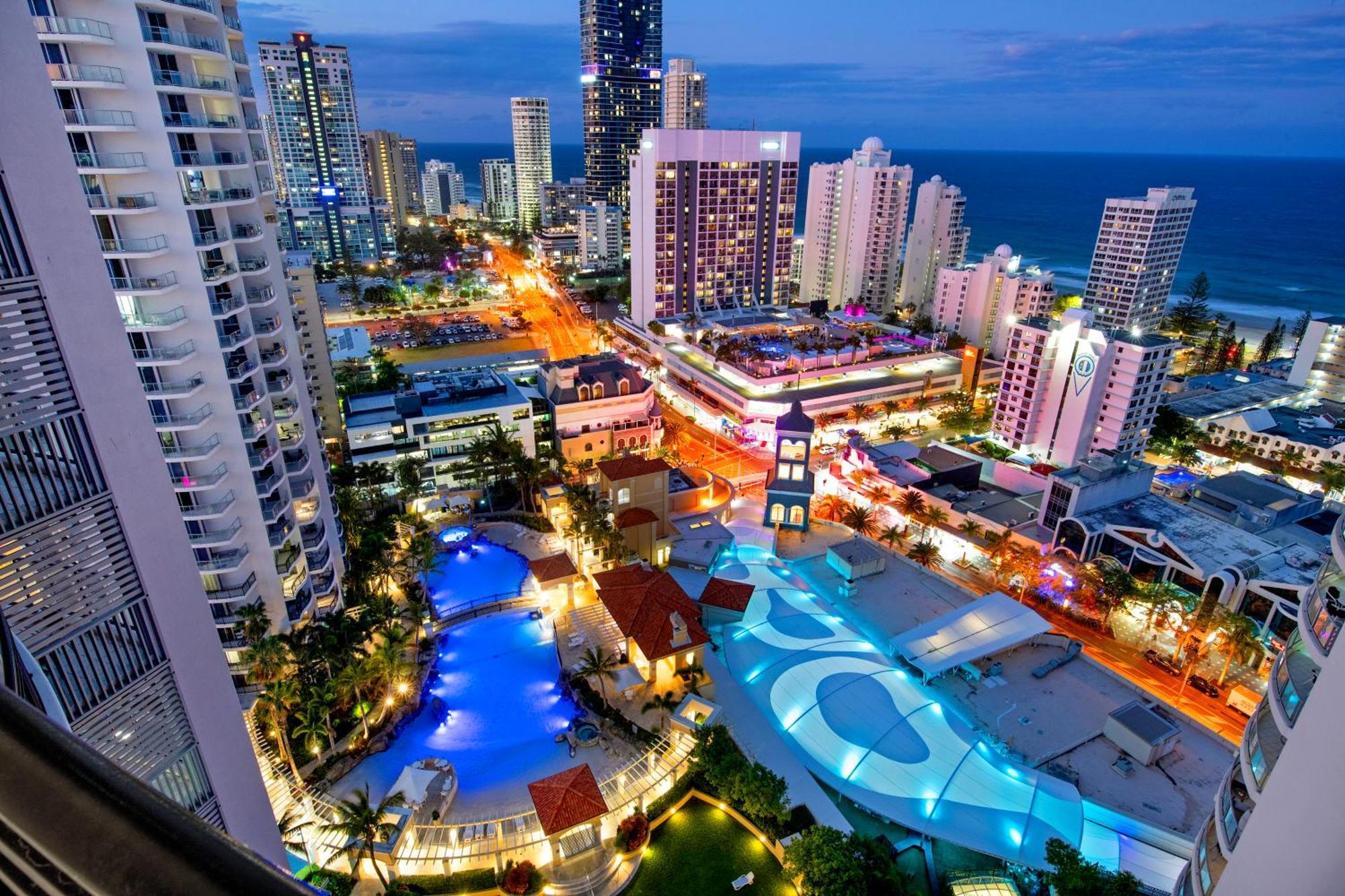 Self Contained At Chevron Renaissance - Privately Managed - Wow * Gold Coast