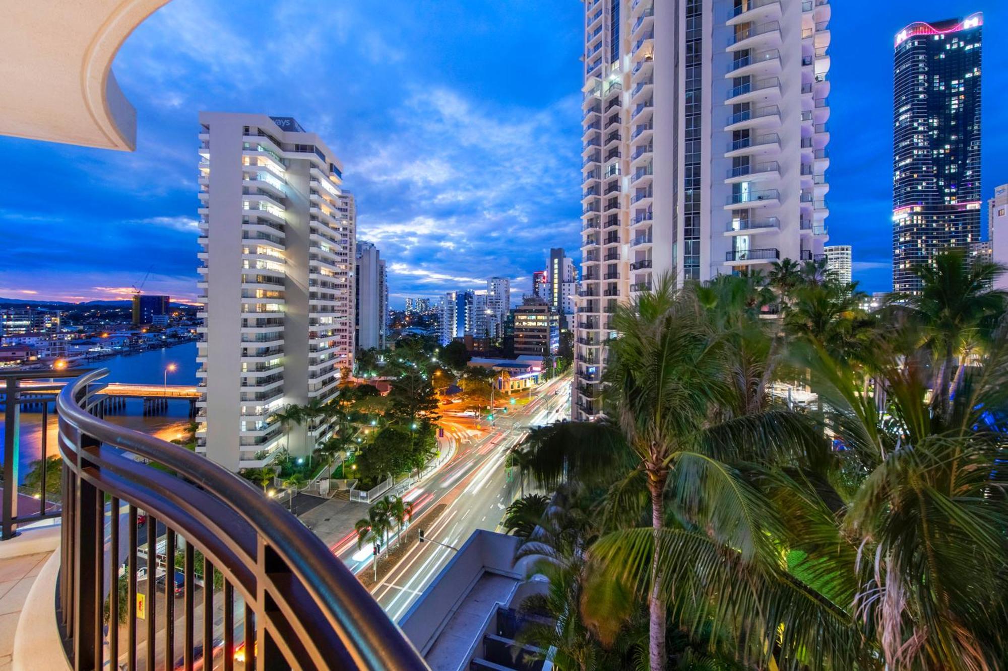 Self Contained At Chevron Renaissance - Privately Managed - Wow Gold Coast