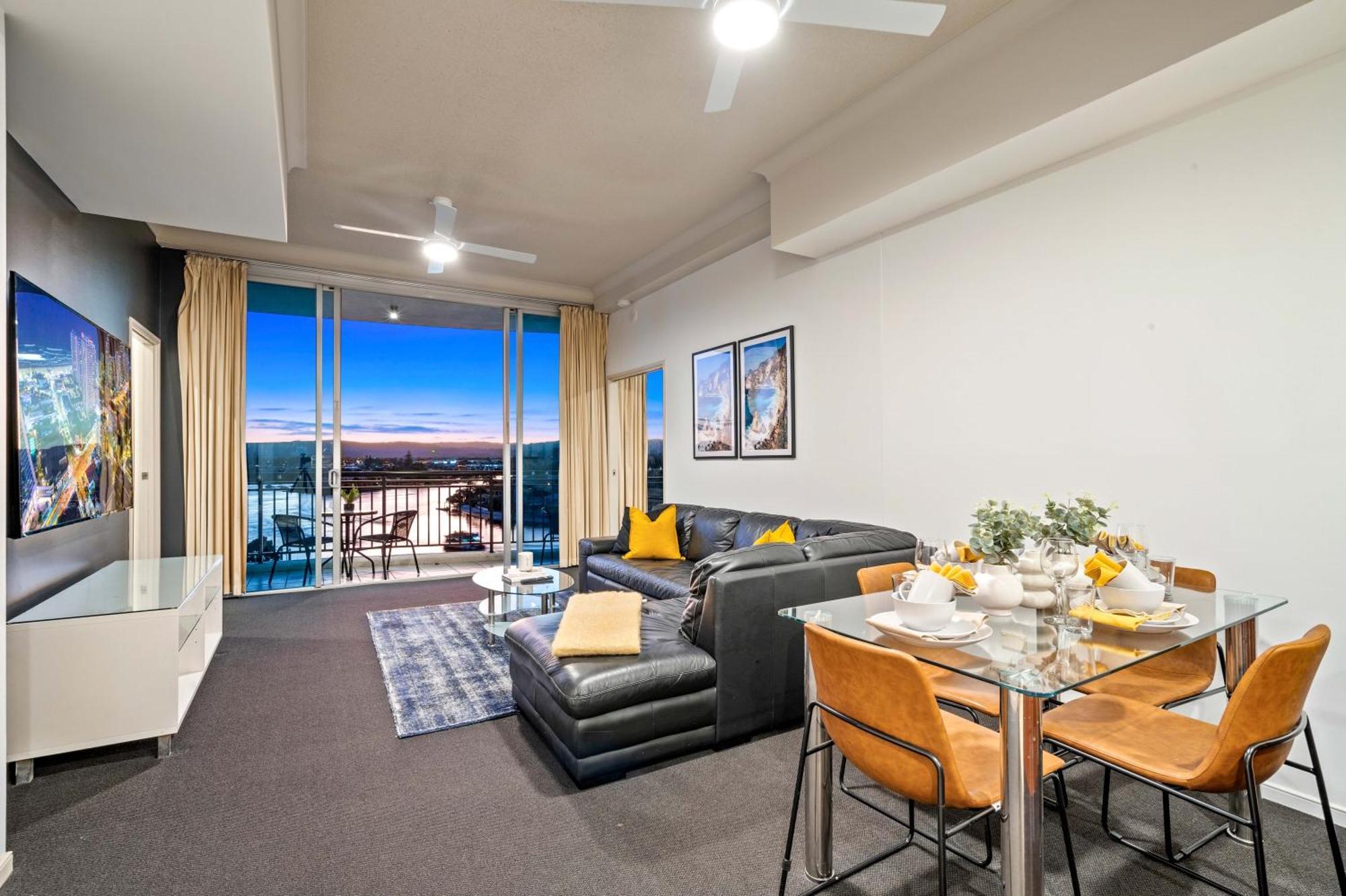 Apartment Self Contained At Chevron Renaissance - Privately Managed - Wow Gold Coast