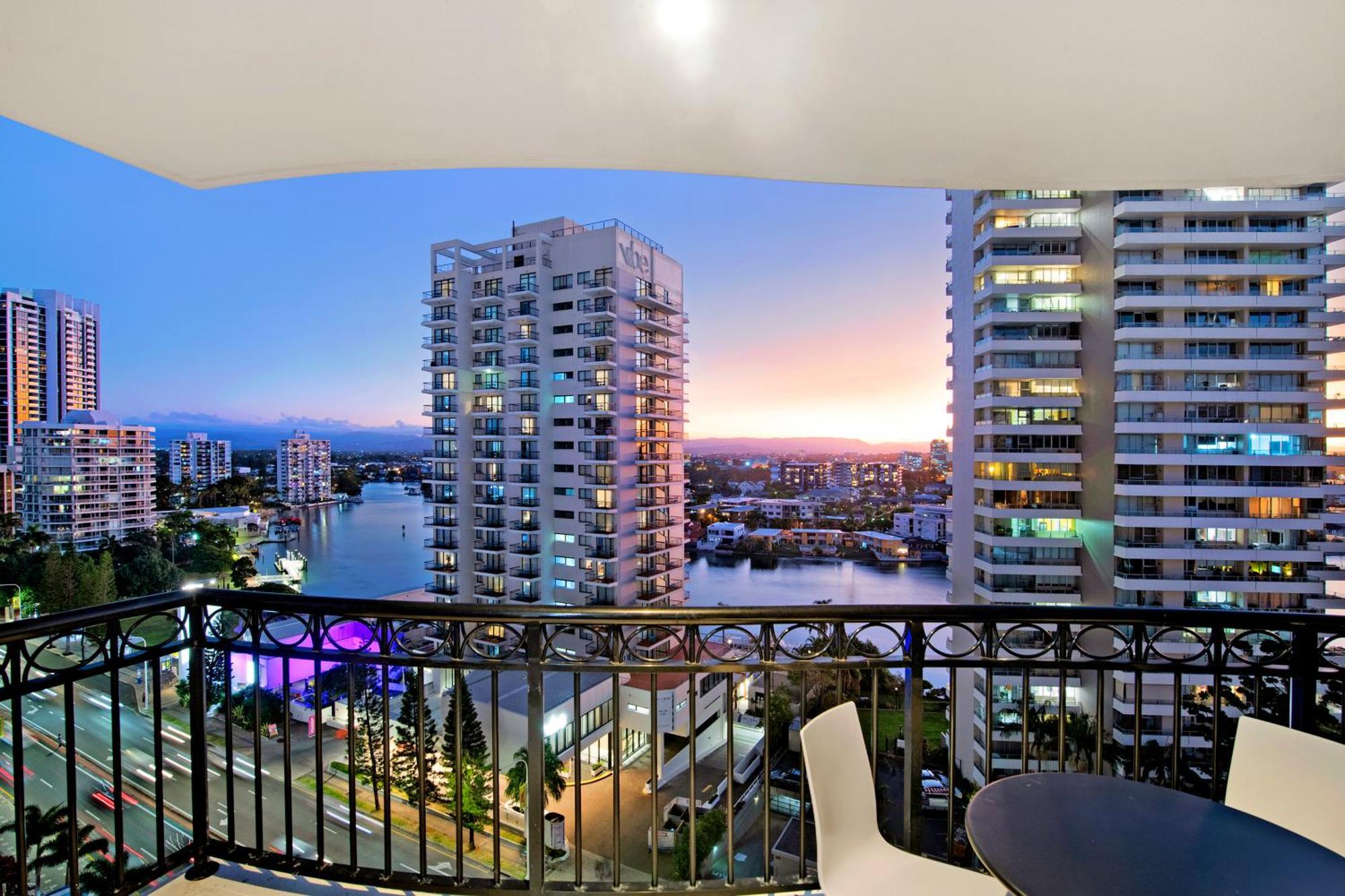 Apartment Self Contained At Chevron Renaissance - Privately Managed - Wow Gold Coast