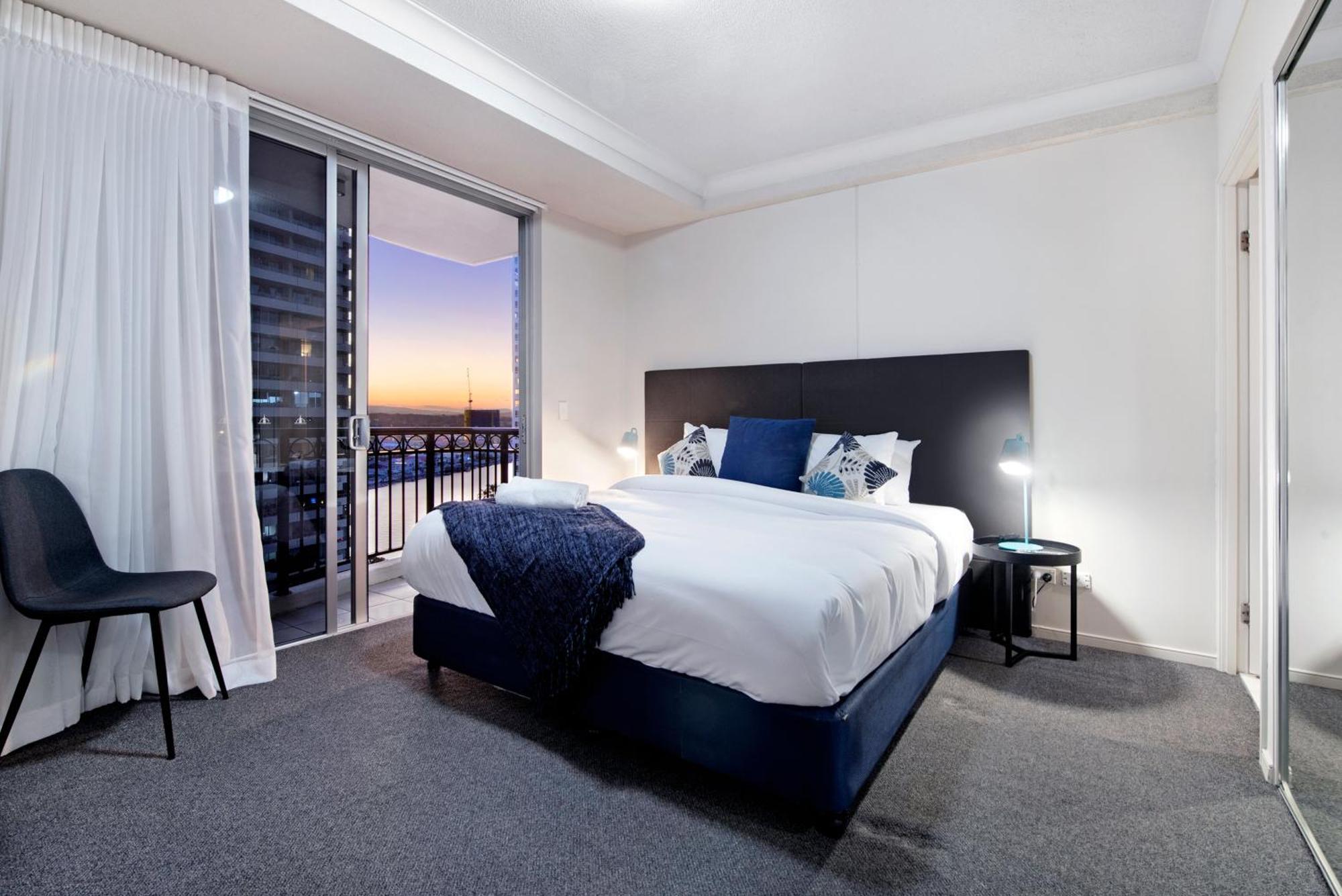 Apartment Self Contained At Chevron Renaissance - Privately Managed - Wow Gold Coast