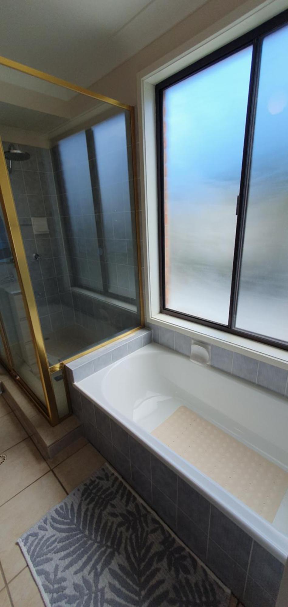 Family Retreat, 1 And Half Kms, Shops, Full Apartment