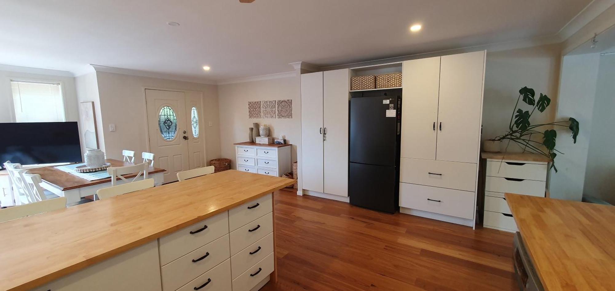 Family Retreat, 1 And Half Kms, Shops, Full