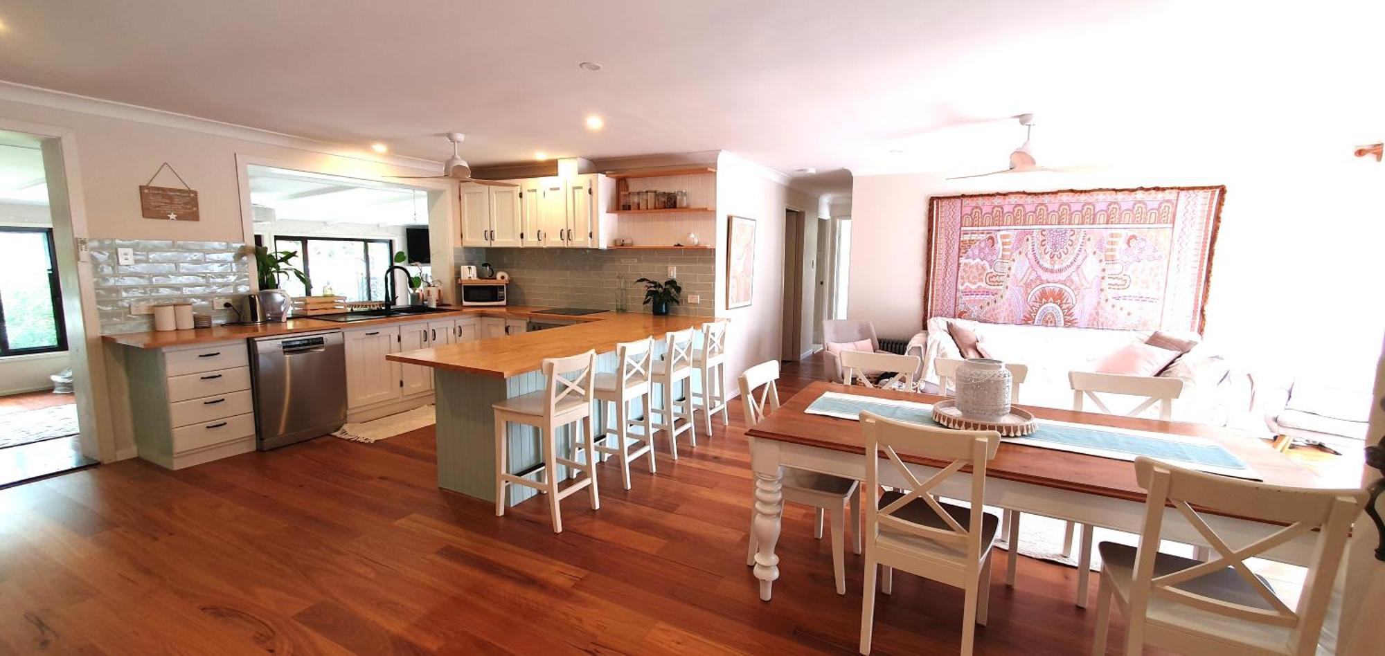 Family Retreat, 1 And Half Kms, Shops, Full Apartment