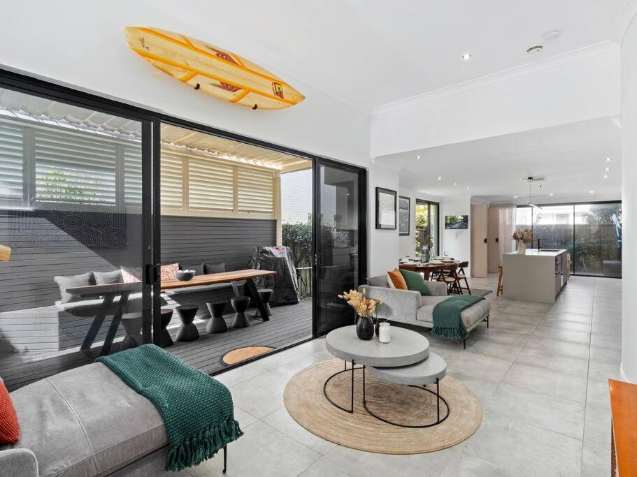 Side Bliss Mermaid Beach, 3bd - Heated Pool *