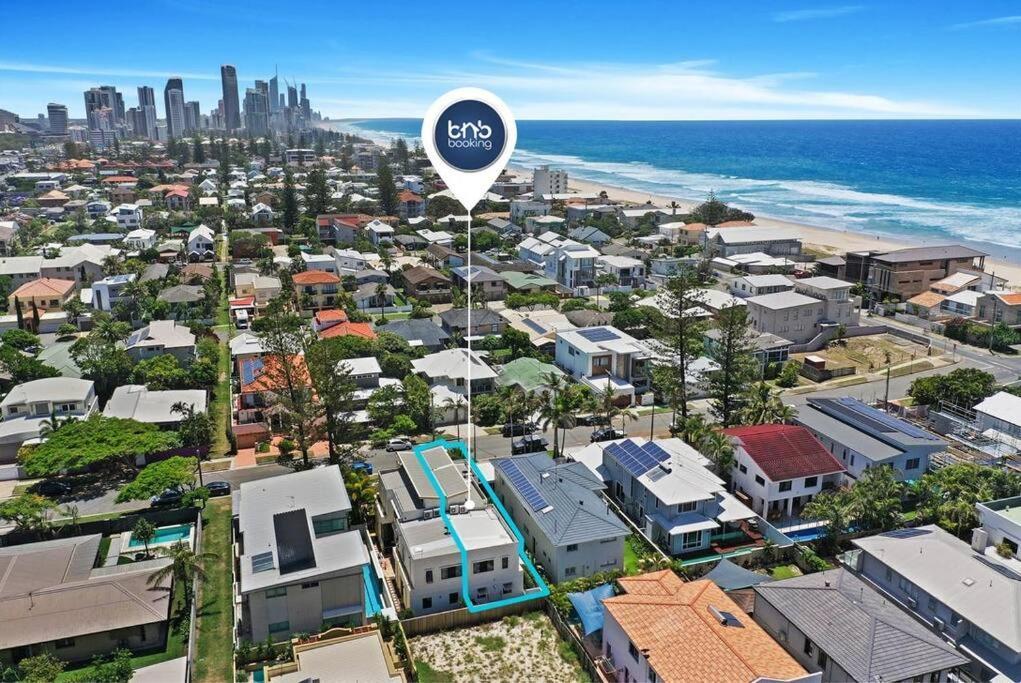 Holiday home Side Bliss Mermaid Beach, 3bd - Heated Pool Gold Coast