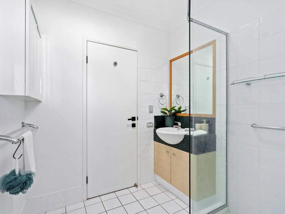 Side Bliss Mermaid Beach, 3bd - Heated Pool *