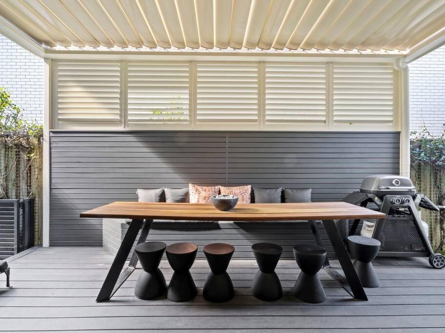 Side Bliss Mermaid Beach, 3bd - Heated Pool Holiday home Gold Coast