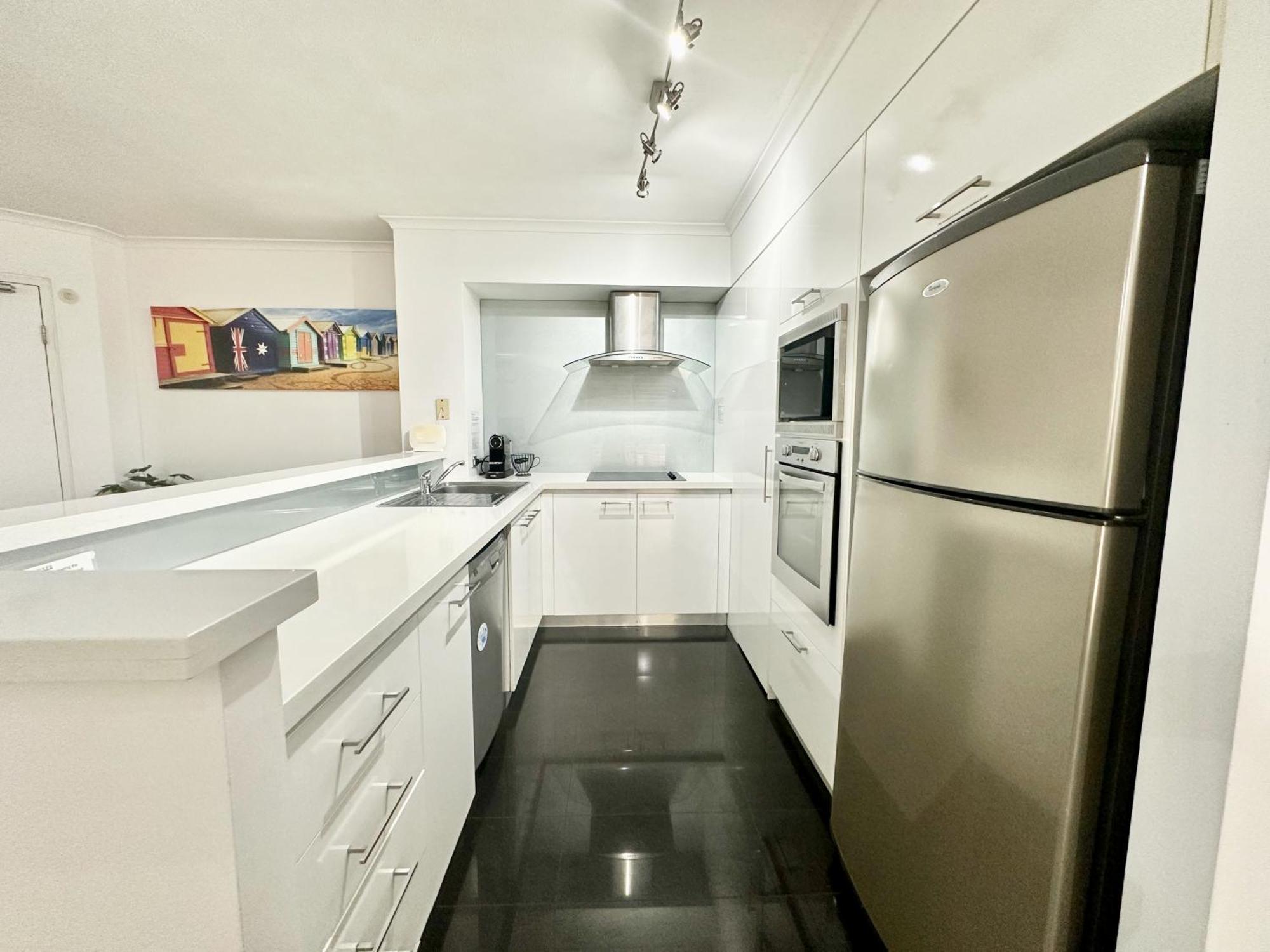 Diamond 98 * Gold Coast