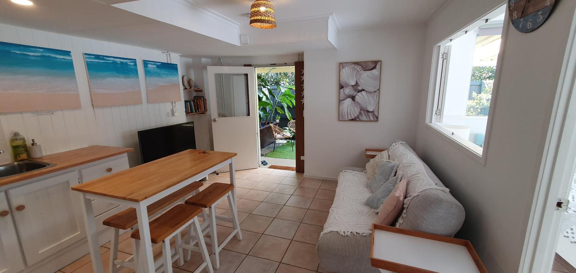 Entire Guest - Is 1 And Half Km - Pets Welcome Gold Coast
