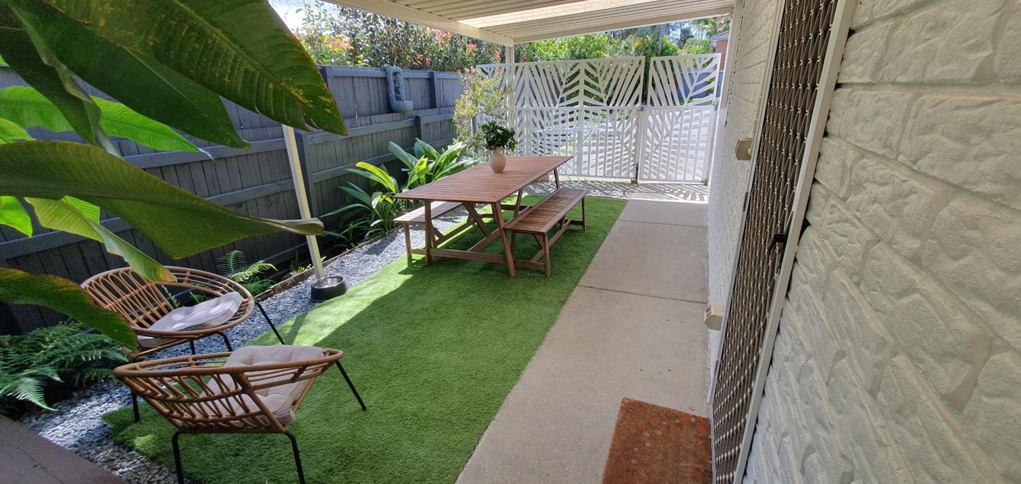 Entire Guest - Is 1 And Half Km - Pets Welcome Guest house