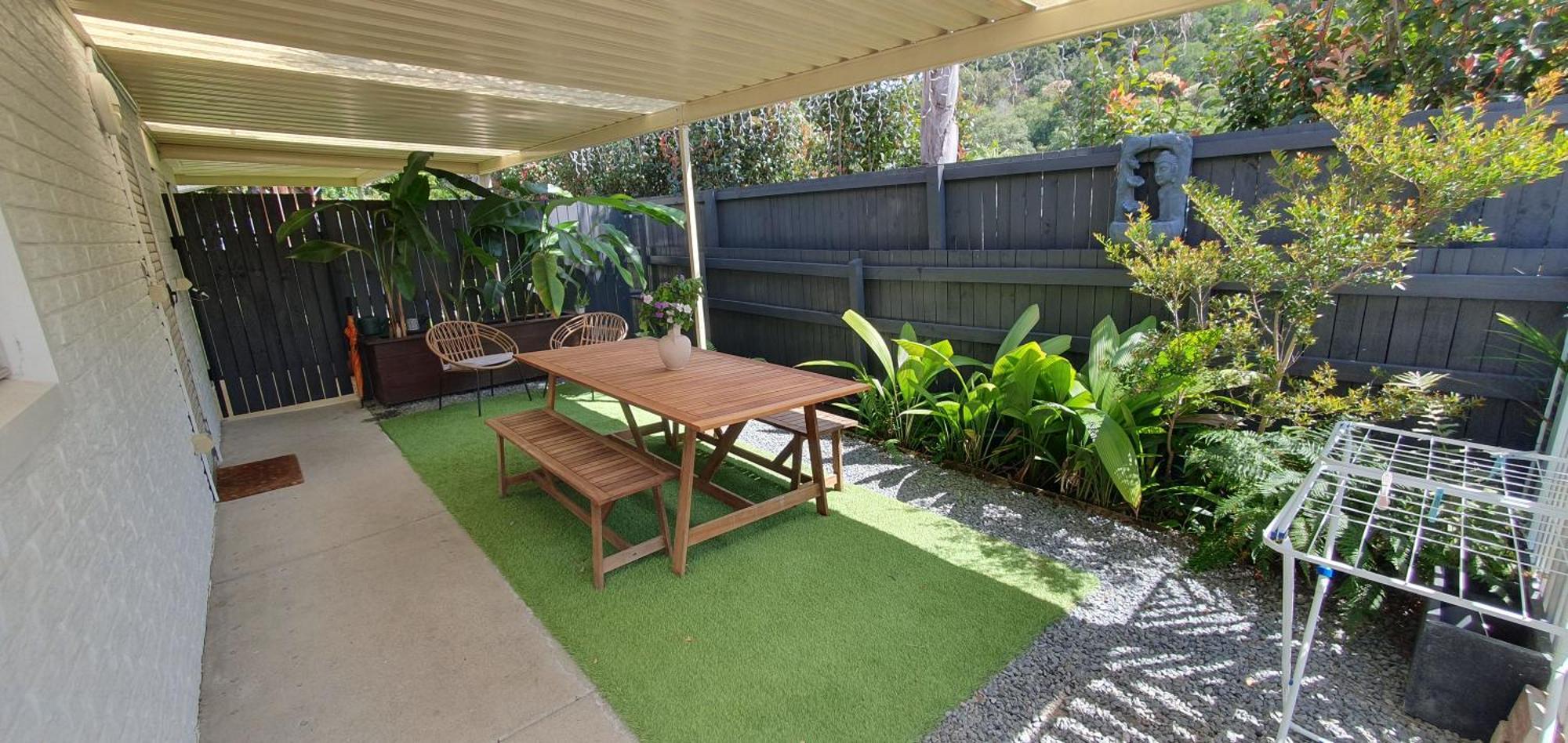 Entire Guest - Is 1 And Half Km - Pets Welcome
