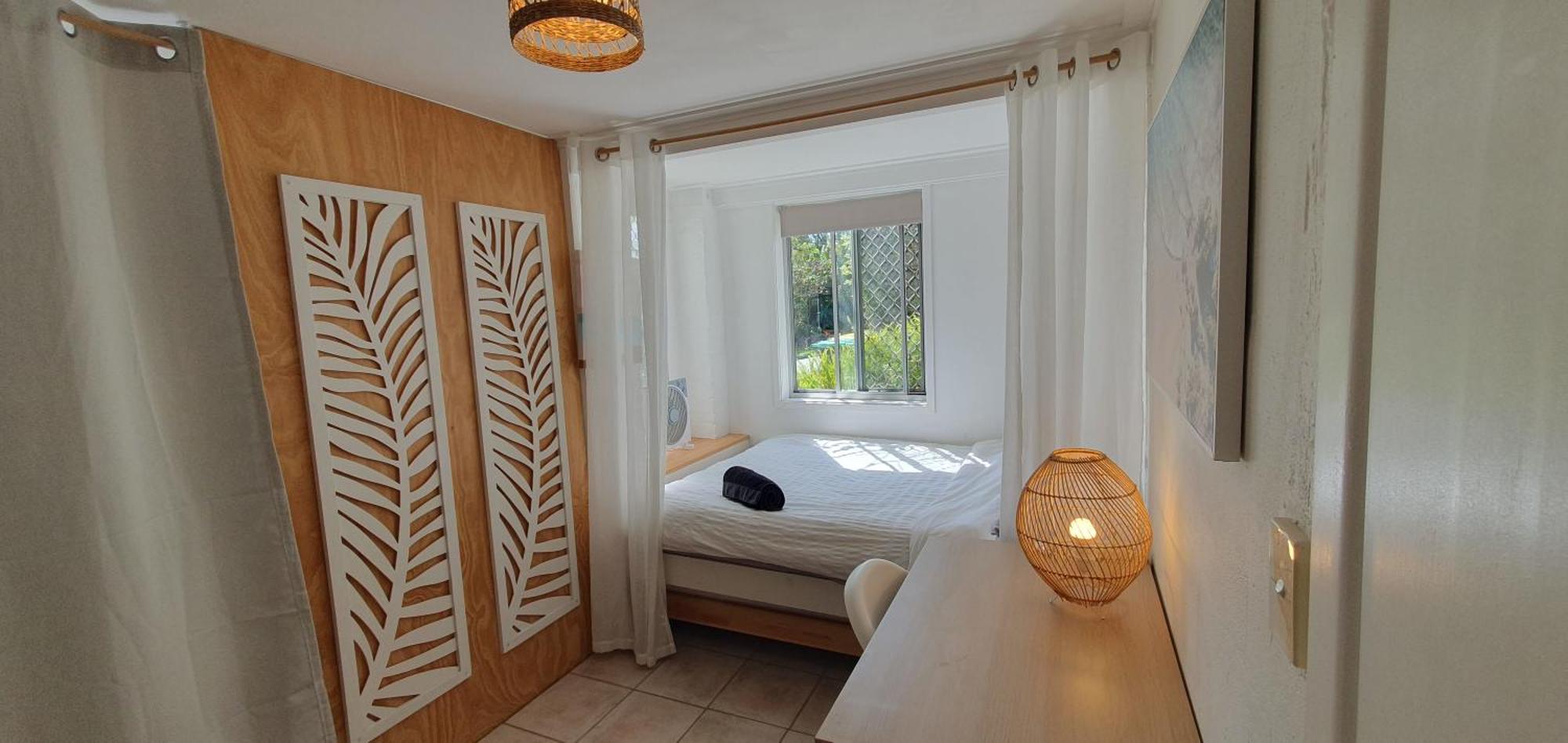 Entire Guest - Is 1 And Half Km - Pets Welcome