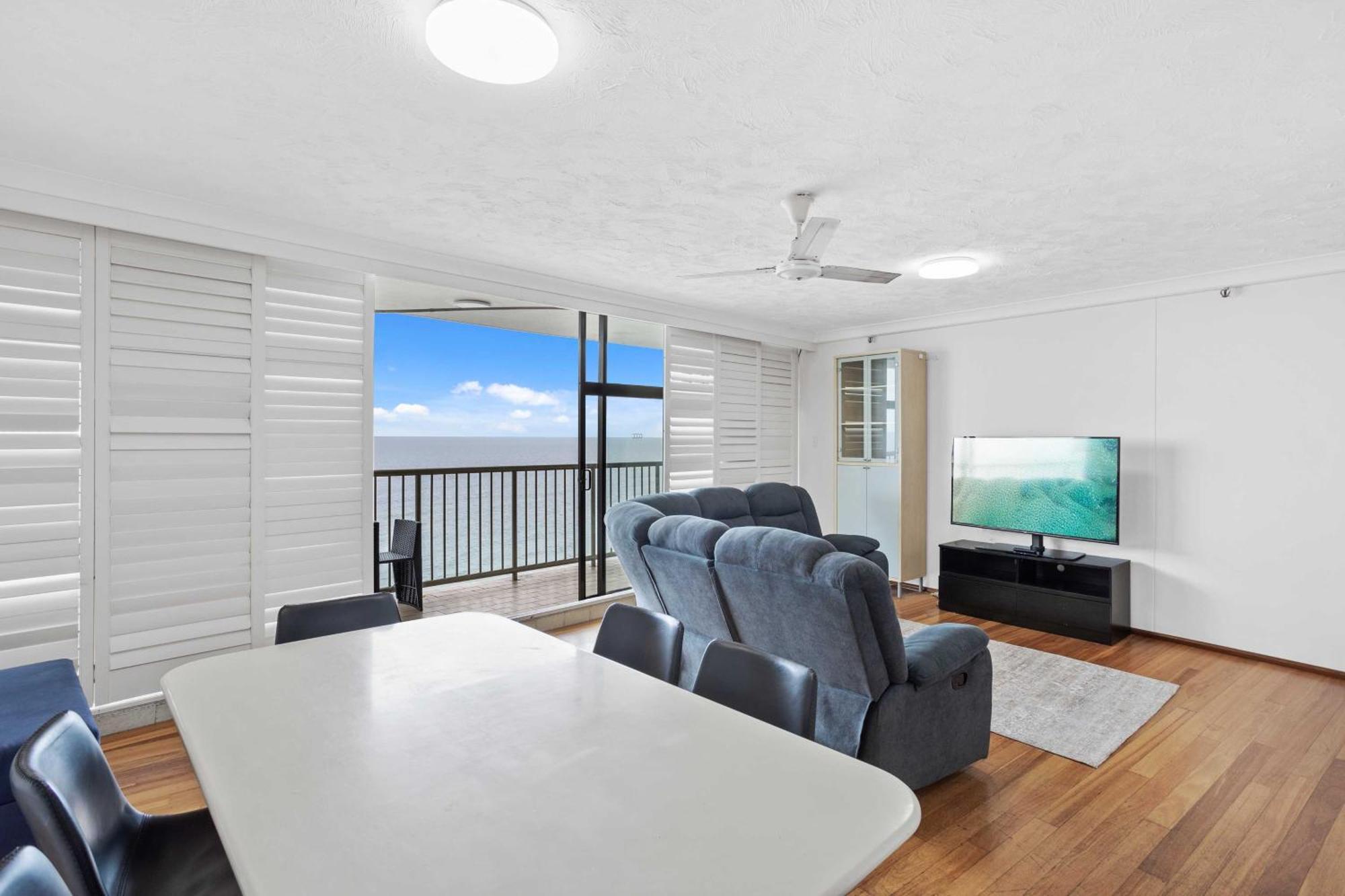 18th Floor Ocean Views At Imperial Surf Apartment