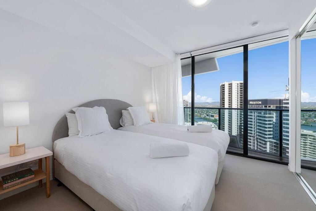 Oracle - In Broadbeach Apartment
