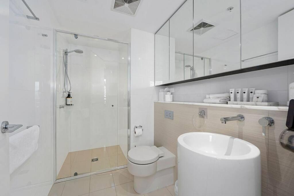 Oracle - In Broadbeach Apartment *