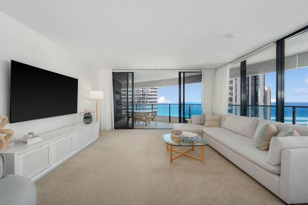 Oracle - In Broadbeach Gold Coast