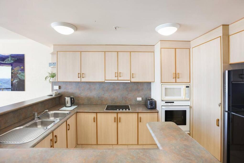 Ocean View With Parking By Serain Residences Apartment Gold Coast