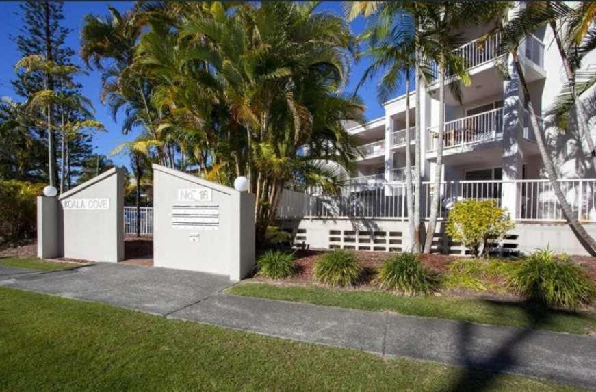 Burleigh Heads Koala Park Pool & Parking Apartment
