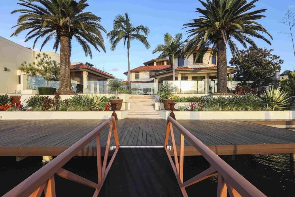 Main River Grandeur Mansion, 5bed, Pool & Sauna Apartment Gold Coast