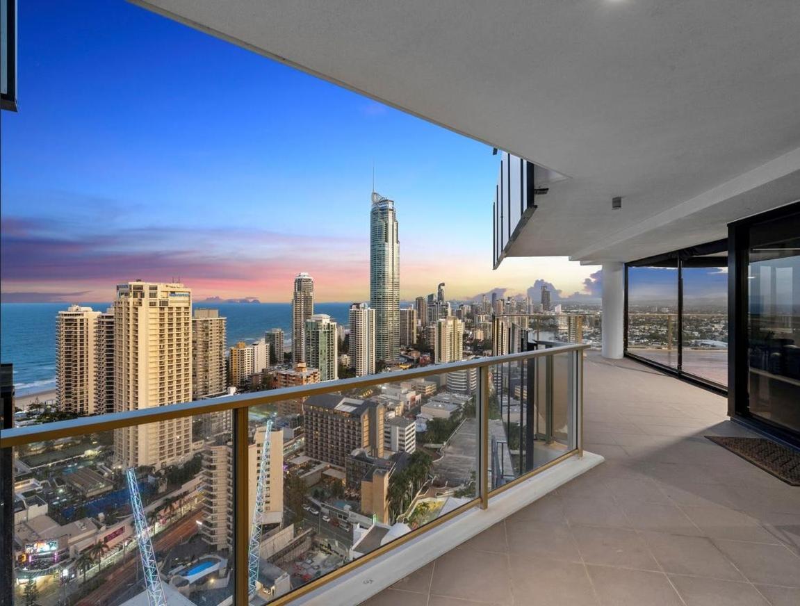 Apartment Circle On Cavill - Hosted By Coastal Letting