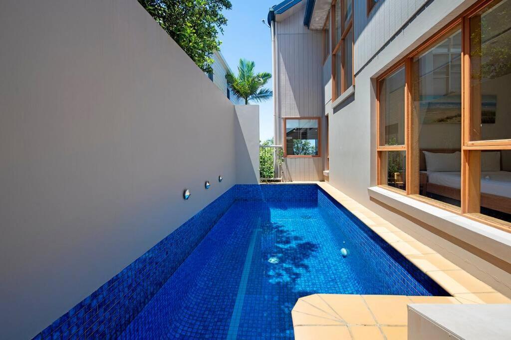 Stunning 5-bedroom Oceanview Retreat In Tugun Holiday home *