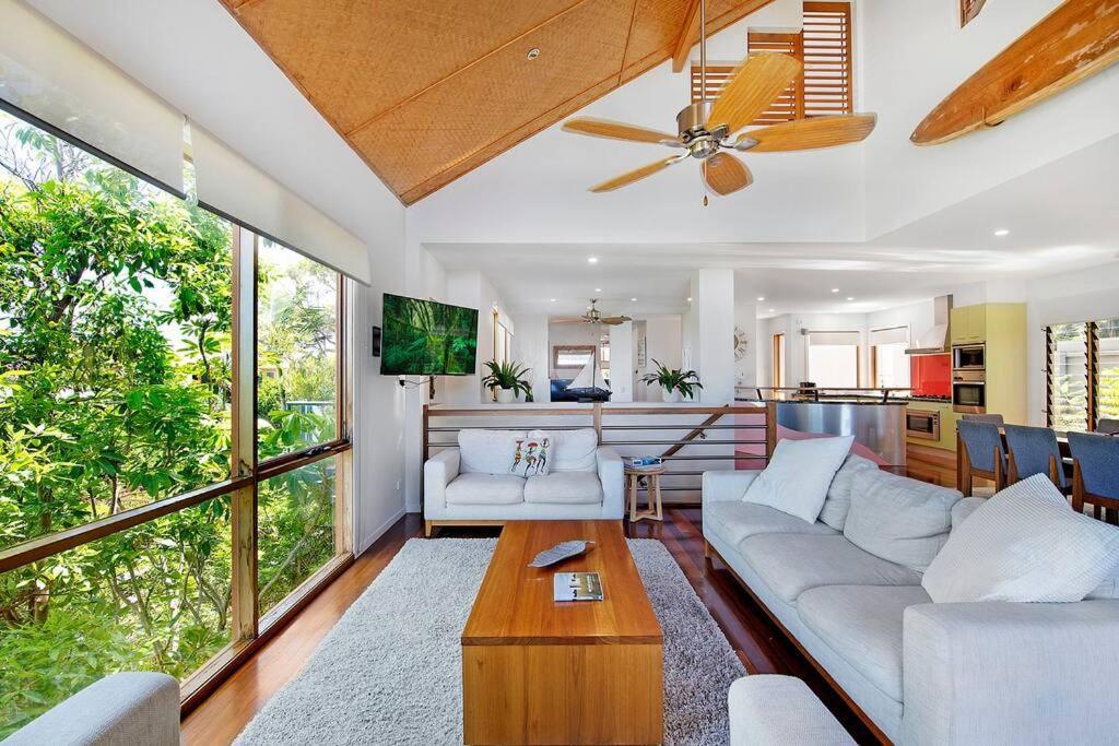 Stunning 5-bedroom Oceanview Retreat In Tugun Holiday home Gold Coast