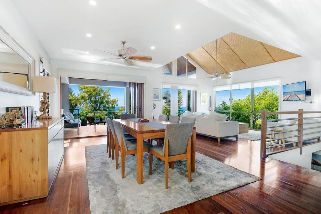 Stunning 5-bedroom Oceanview Retreat In Tugun Gold Coast