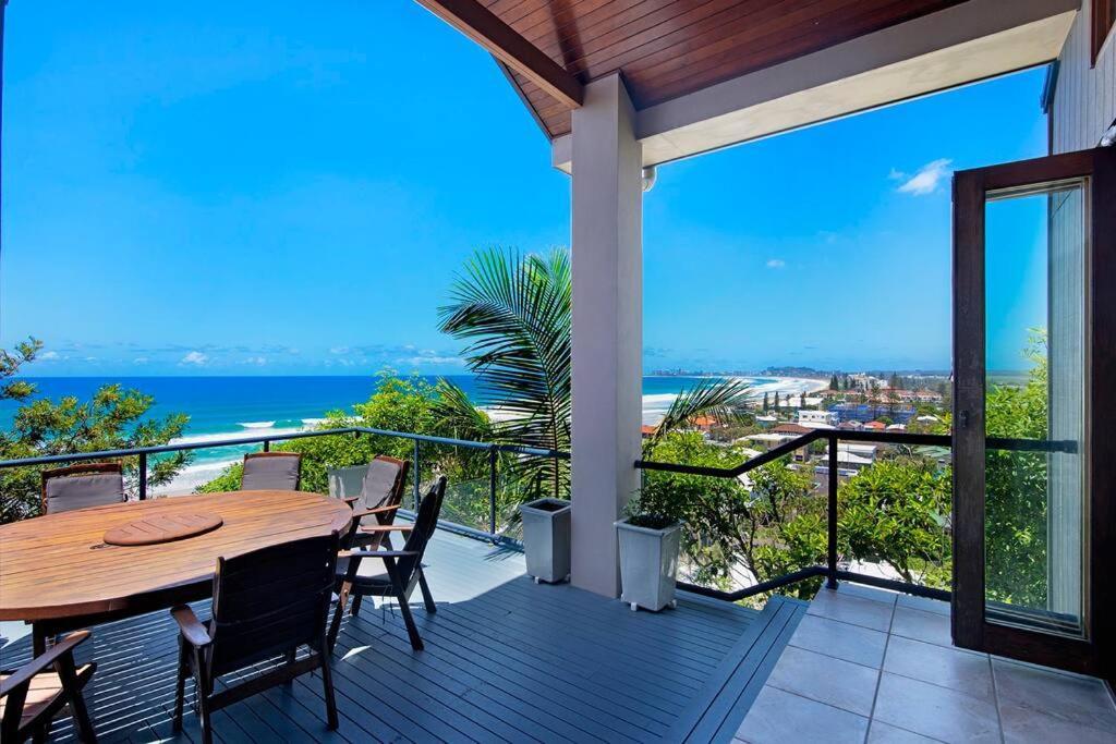 Stunning 5-bedroom Oceanview Retreat In Tugun
