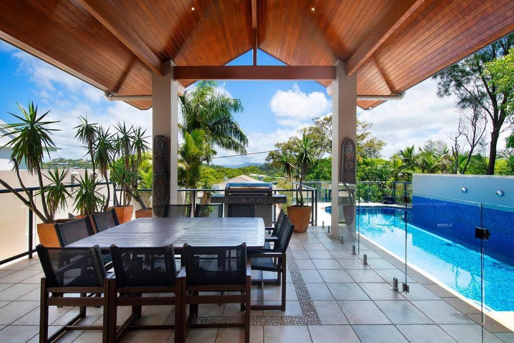Stunning 5-bedroom Oceanview Retreat In Tugun Holiday home *