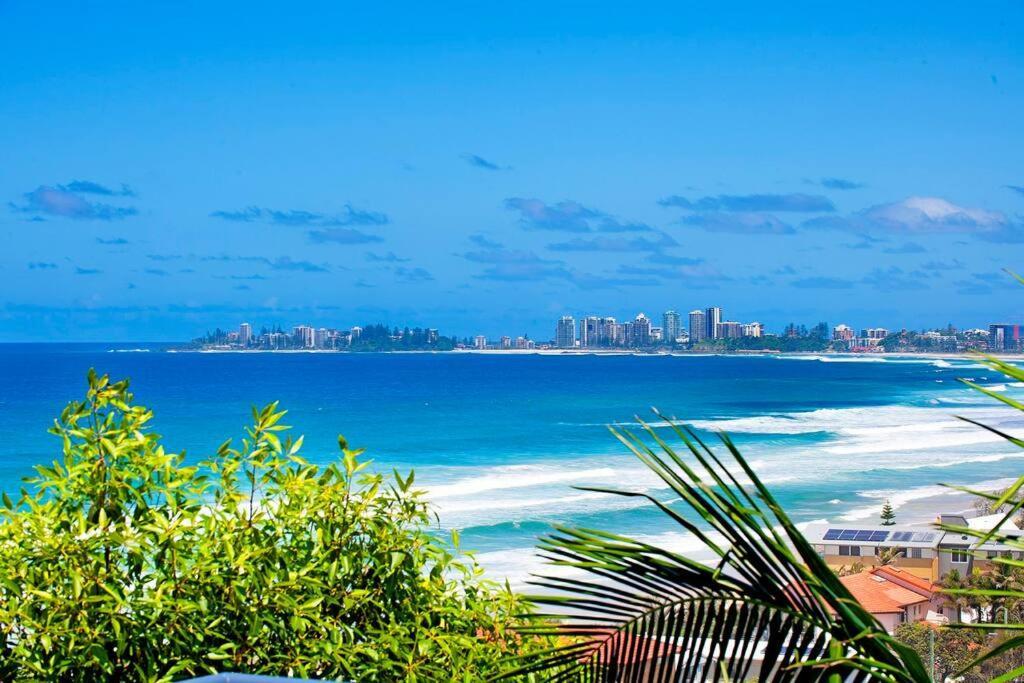 Holiday home Stunning 5-bedroom Oceanview Retreat In Tugun