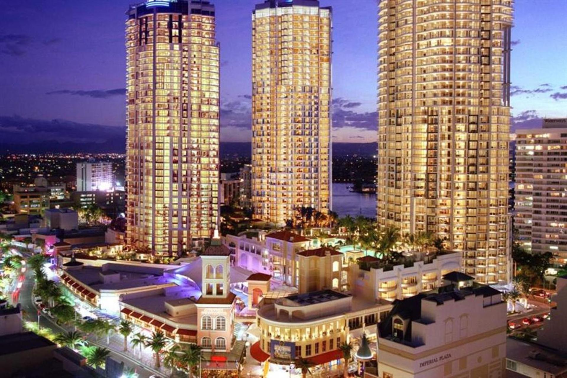 Apartment Spacious 2 Bedroom In Chevron Renaissance - Coasthm