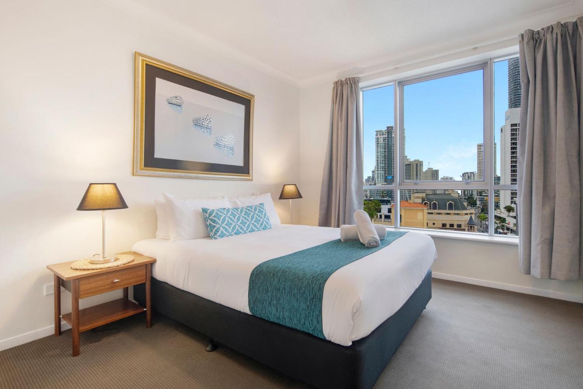 Spacious 2 Bedroom In Chevron Renaissance - Coasthm *