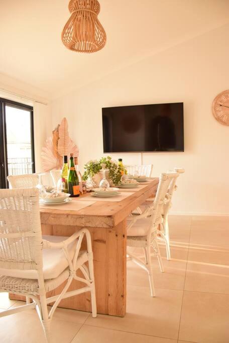 Pousada 5b Waterfront 3 Pools Avalon Entertainment Unbound Gold Coast