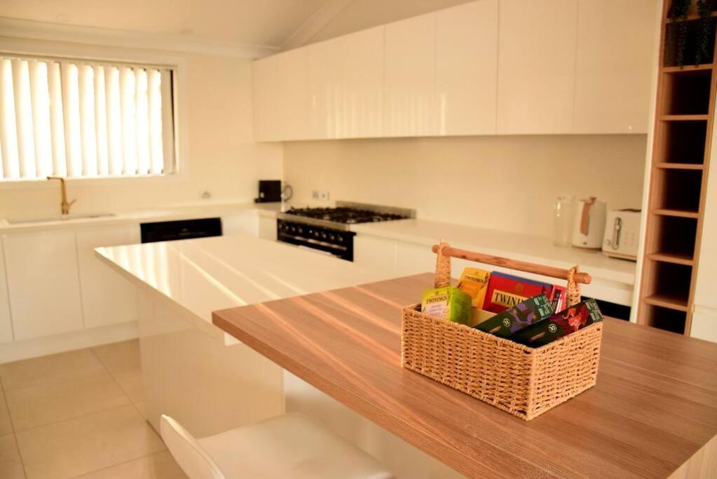 5b Waterfront 3 Pools Avalon Entertainment Unbound Pousada Gold Coast