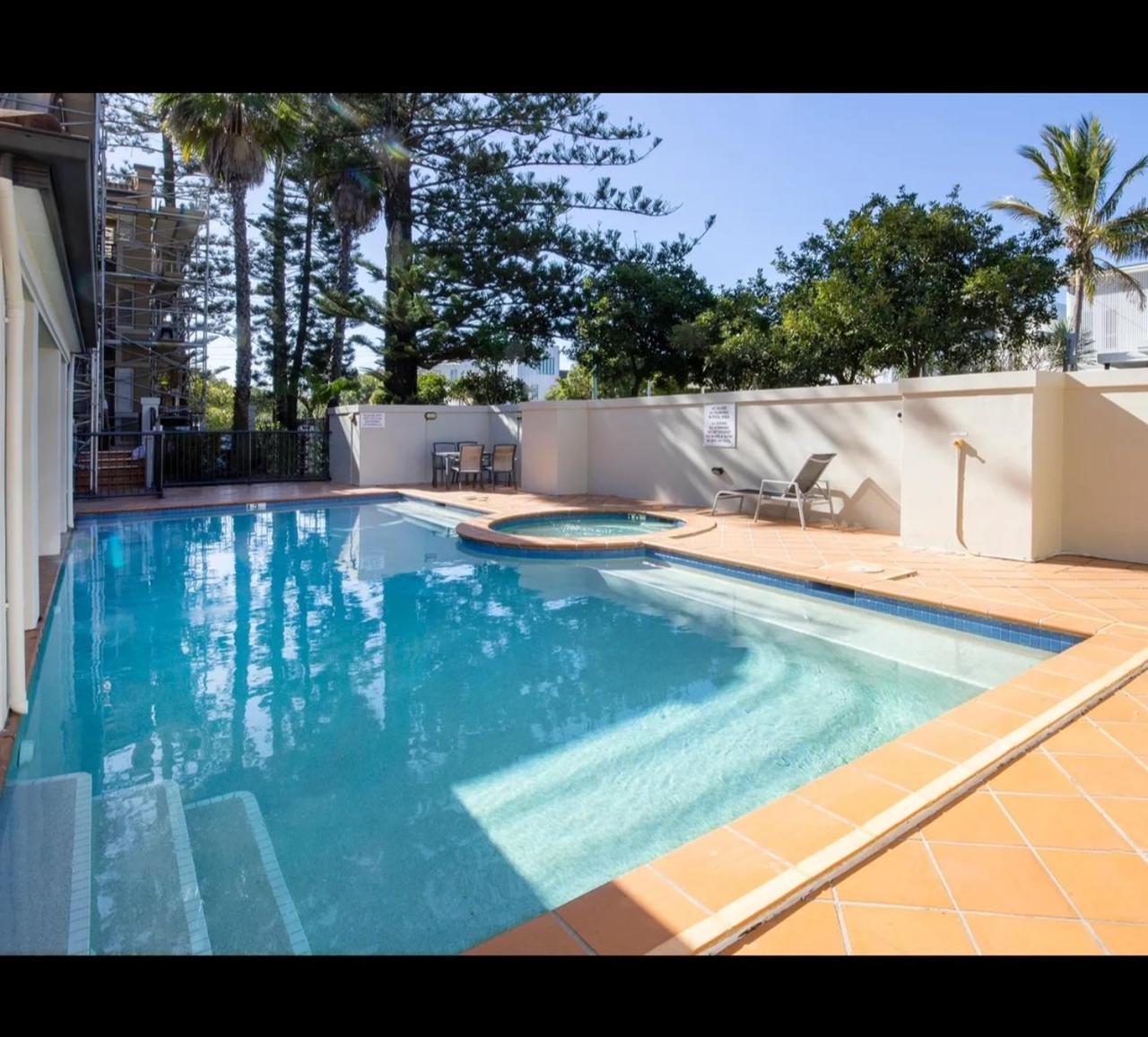 Stylish Beachside 1br * Gold Coast