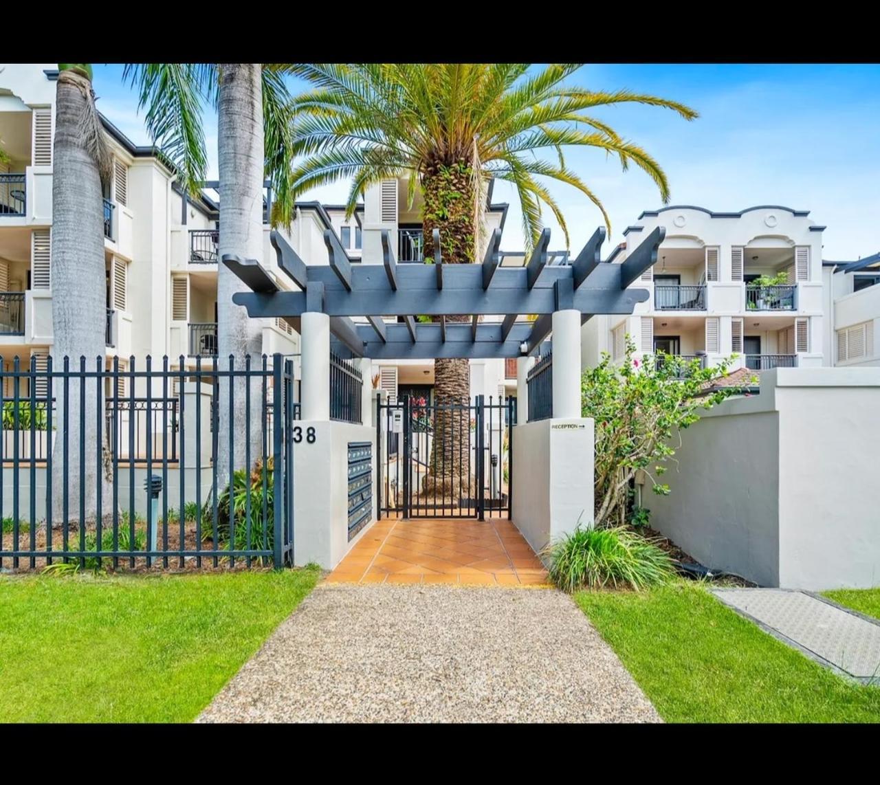 Stylish Beachside 1br Apartment