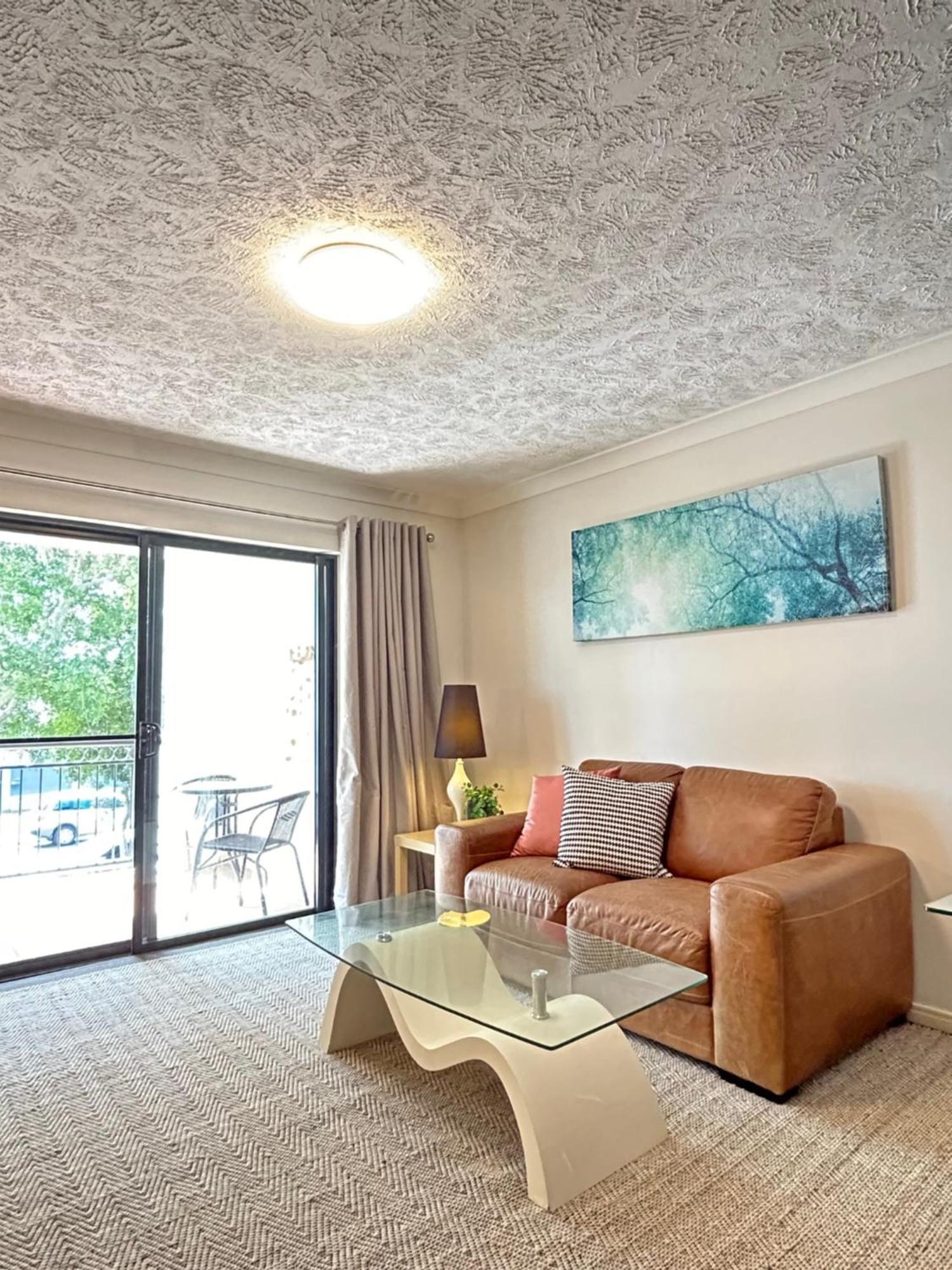 Stylish Beachside 1br Gold Coast
