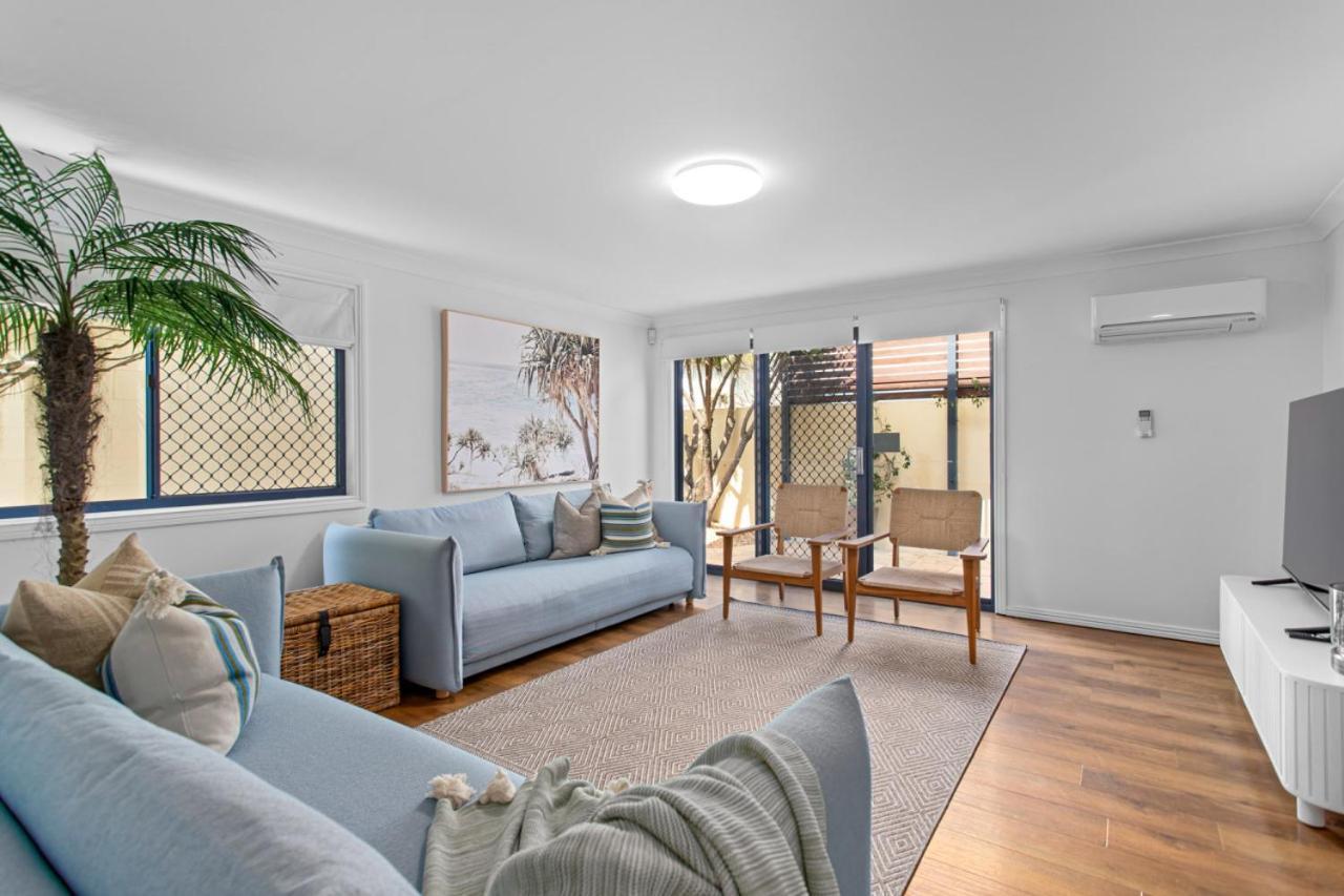 Holiday home Bilinga Beachfront House