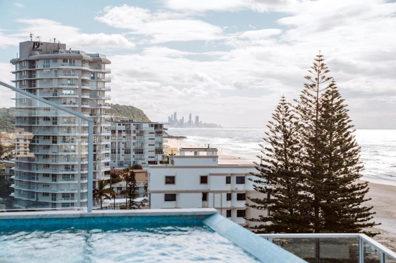 Palm Perfection. Gold Coast
