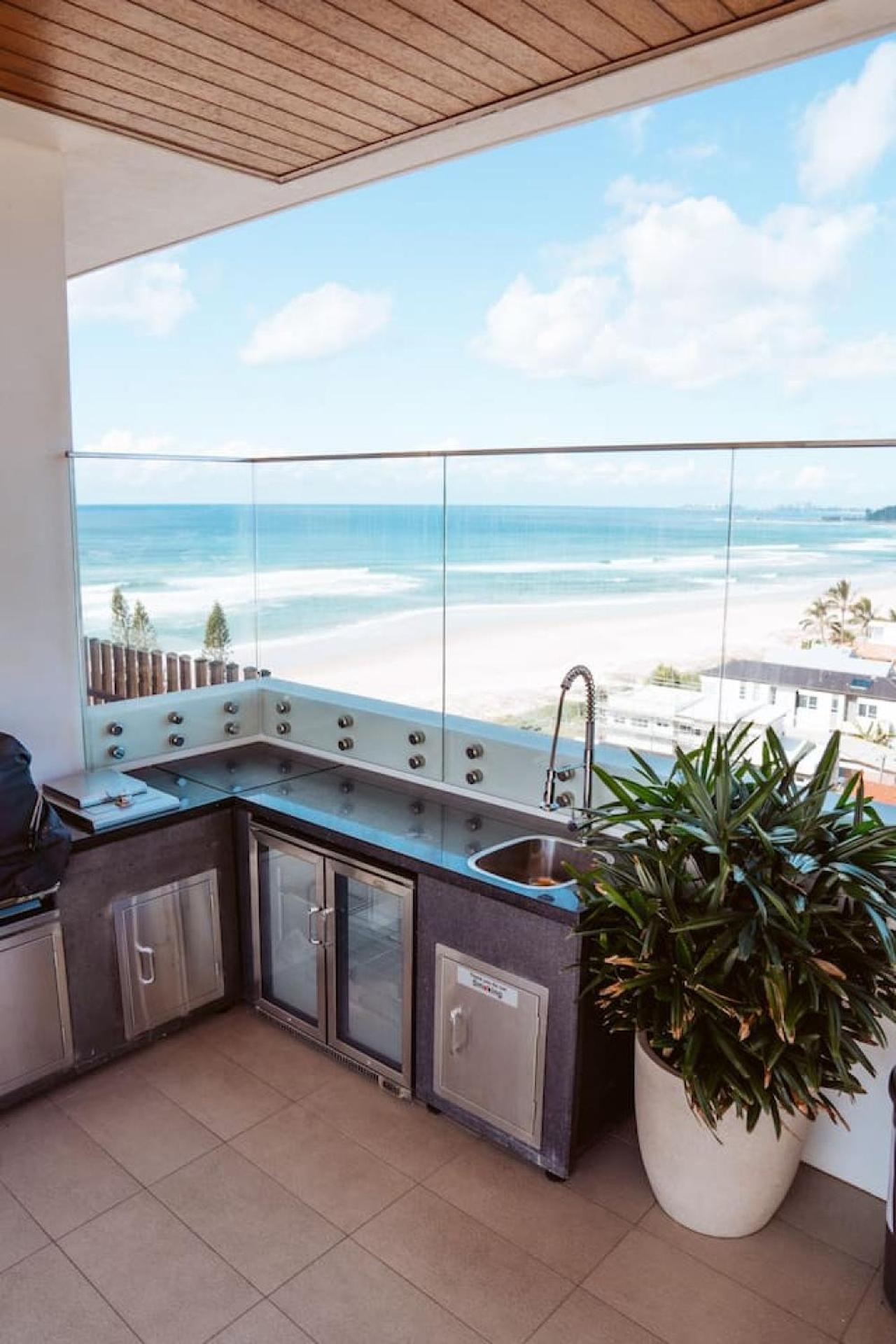 Palm Perfection. Apartment Gold Coast