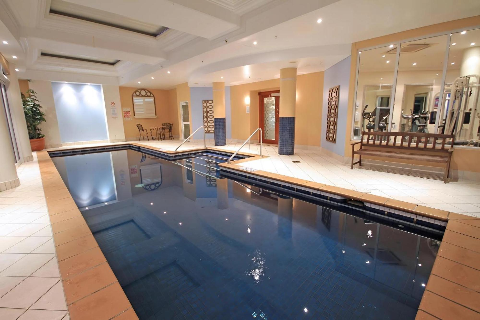 Self Contained & Privately Managed 4 Bedroom Penthouse - Broadbeach