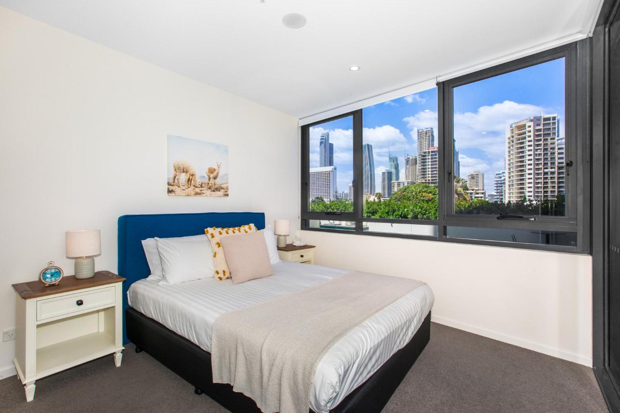 Apartment Sun Drenched In The Heart Of Surfers Gold Coast