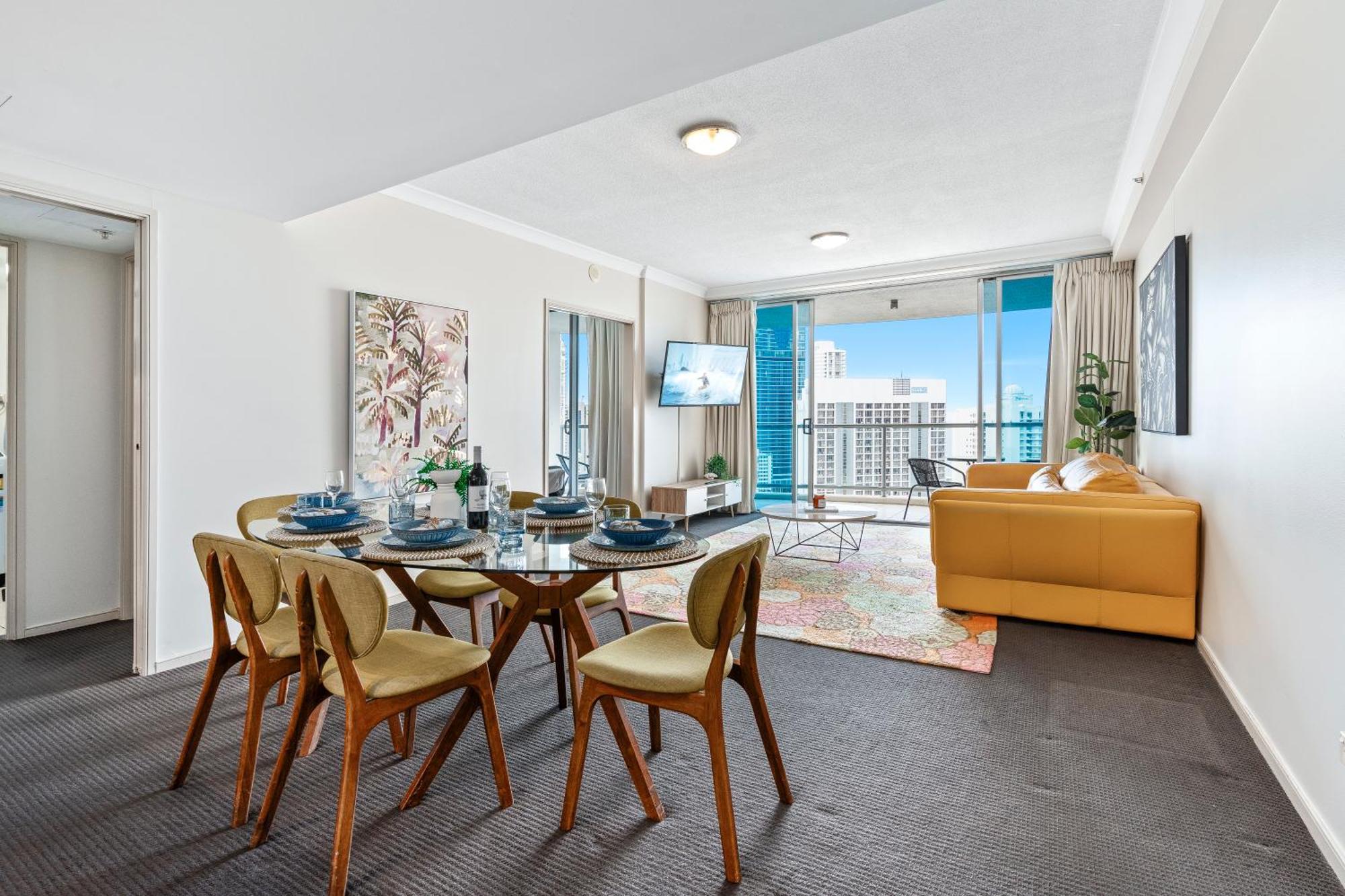 Apartment Chevron Renaissance Surfers Paradise Mid Week Madness Deal - Q *