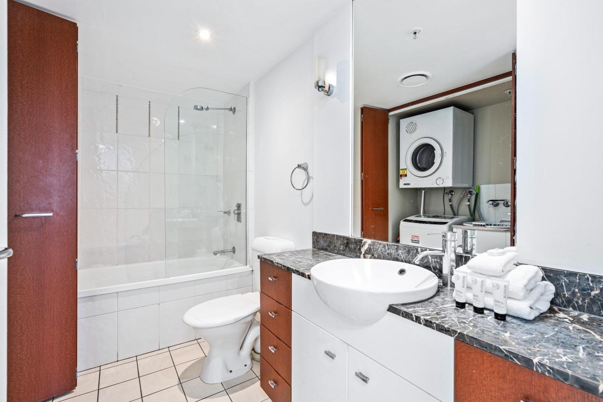 Kids Free In Hinterland View 2 Bedroom 1 Bathroom At Chevron Renaissance- Q Apartment Gold Coast