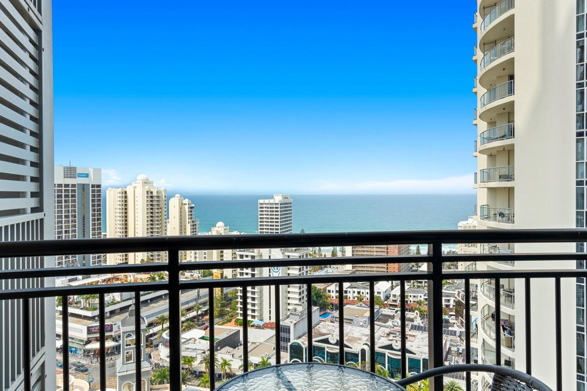 Chevron Renaissance Surfers Paradise Mid Week Madness Deal - Q * Gold Coast