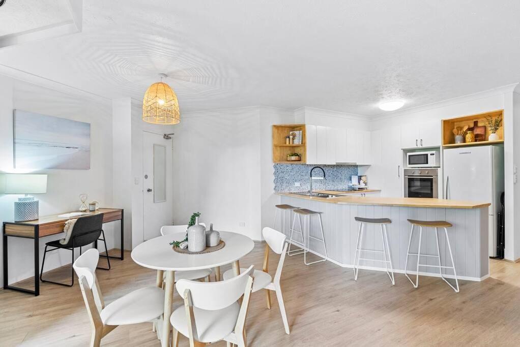Stylish 2-br Apartment Gold Coast