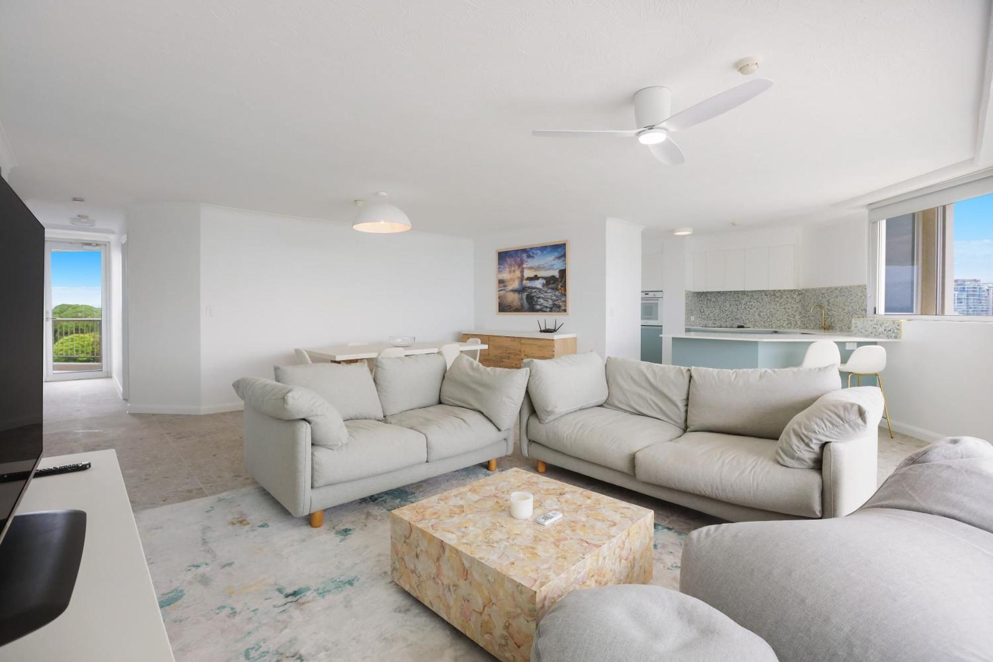 Rainbow Commodore Coolangatta Aparthotel 4*