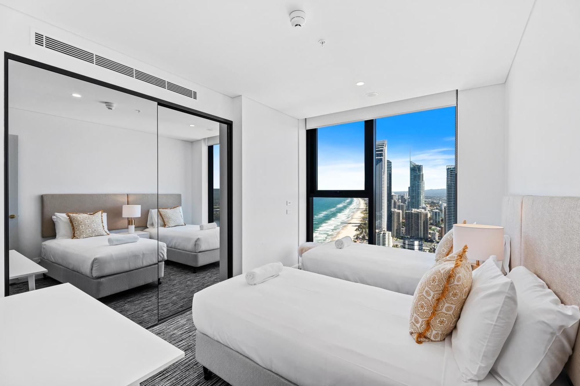 Ocean Surfers Paradise - Gclr *