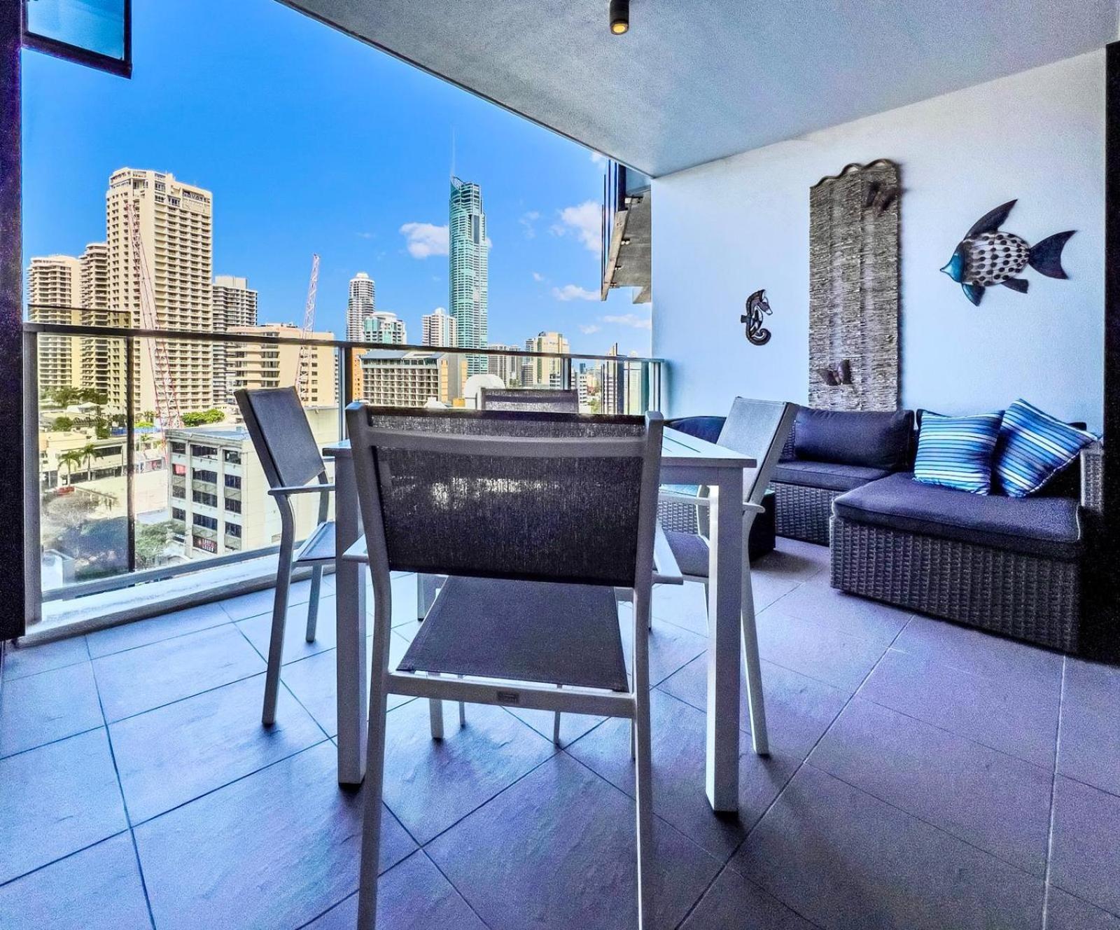 Circle On Cavill Escape * Gold Coast